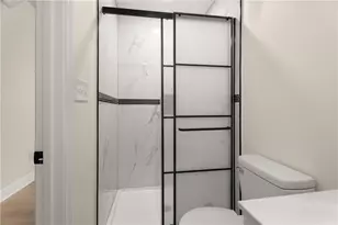 121 Peachtree St, Griffin, GA 30223 - Photo 12