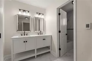 121 Peachtree St, Griffin, GA 30223 - Photo 10