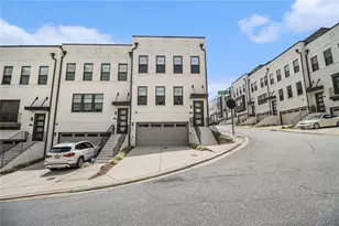 886 Stone Crest Rd NE, Atlanta, GA 30324 - Photo 2