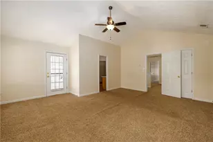 663 Lakes Cir, Lithonia, GA 30058 - Photo 14