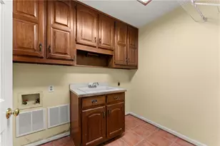 2533 Bridgewater Dr, Gainesville, GA 30506 - Photo 16