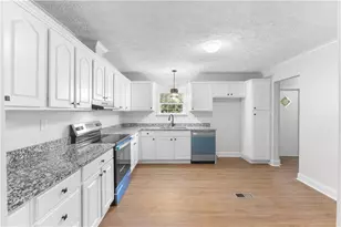 181 Cherry Cir, Hartwell, GA 30643 - Photo 10