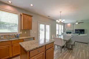 1403 Sparkling Cove Dr, Buford, GA 30518 - Photo 20