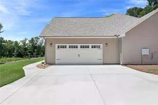 41 Hometown Ct, Jefferson, GA 30549 - Photo 4