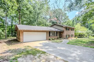 3961 Summit Dr, Douglasville, GA 30135 - Photo 2