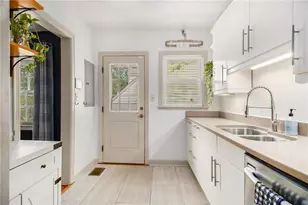 463 E Pharr Rd, Decatur, GA 30030 - Photo 12