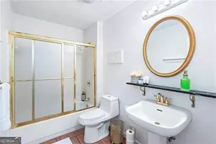 24 Saint Claire Ln, Atlanta, GA 30324 - Photo 2