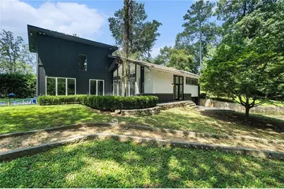 1087 Lee Circle NE, Atlanta, GA 30324 - Photo 2