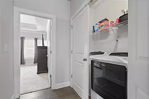 1096 Township Square, Alpharetta, GA 30022 - Photo 20