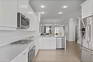 1096 Township Square, Alpharetta, GA 30022 - Photo 4