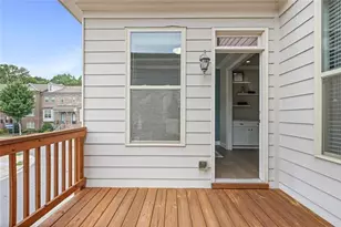 1096 Township Square, Alpharetta, GA 30022 - Photo 16