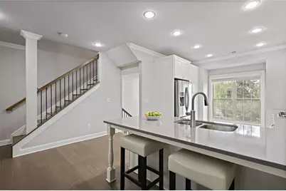 1096 Township Square, Alpharetta, GA 30022 - Photo 14