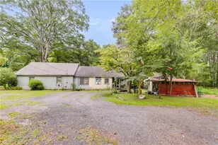 4661 Fowler St, Acworth, GA 30101 - Photo 2