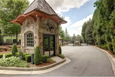 9715 Almaviva Drive, Alpharetta, GA 30022 - Photo 4