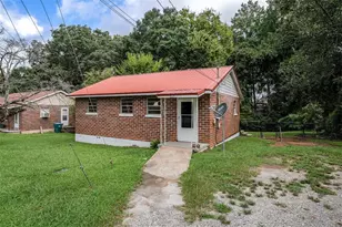243 Glenn St, Jackson, GA 30233 - Photo 2