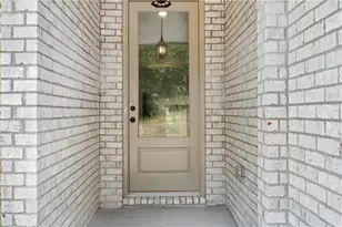 1246 Lucan Ln, Lawrenceville, GA 30043 - Photo 6