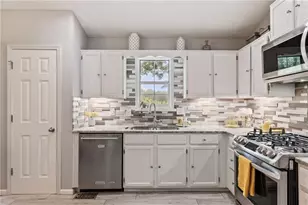 220 Magnolia Tree Ct, Alpharetta, GA 30022 - Photo 8