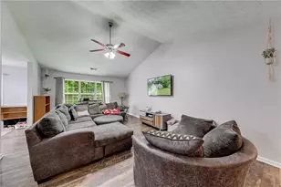 42 Edgefield Dr, Commerce, GA 30529 - Photo 10