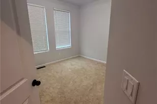 2686 Crk Vw Ter NW, Atlanta, GA 30318 - Photo 18