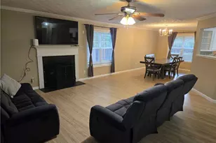 7001 Greenridge Dr, Loganville, GA 30052 - Photo 6