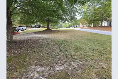 7001 Greenridge Drive, Loganville, GA 30052 - Photo 4