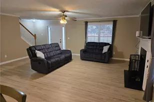 7001 Greenridge Dr, Loganville, GA 30052 - Photo 8