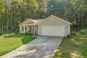 624 Red Fox Ln, Auburn, GA 30011 - Photo 2