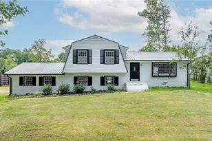 2789 Cottonwood Dr, Marietta, GA 30066 - Photo 2