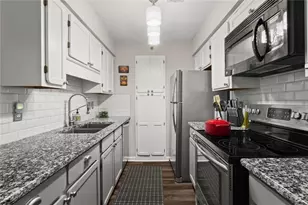 1214 Highland Bluff Dr S E, Atlanta, GA 30339 - Photo 4