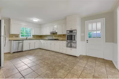 2067 SW Crescent Drive SW, Snellville, GA 30078 - Photo 8