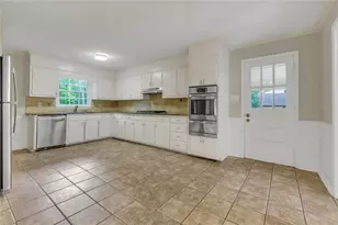 2067 SW Crescent Dr SW, Snellville, GA 30078 - Photo 8