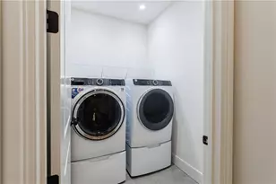 81 Delmont Dr NE, Atlanta, GA 30305 - Photo 44