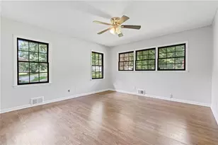 1806 Fort Valley Dr SW, Atlanta, GA 30311 - Photo 4