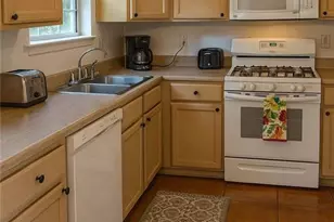 2565 Feywood Ct, Lithonia, GA 30058 - Photo 4