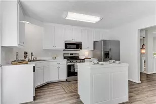 540 Alcovy Hills Dr, Lawrenceville, GA 30045 - Photo 10