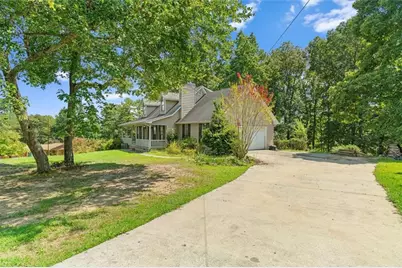 379 Owens Circle NE, Calhoun, GA 30701 - Photo 10