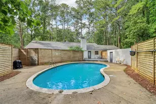 2950 Duke Of Gloucester, Atlanta, GA 30344 - Photo 96