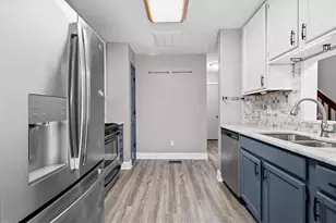 873 Edgewater Cir, Marietta, GA 30062 - Photo 18