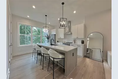 192 Chestnut Circle, Atlanta, GA 30342 - Photo 2