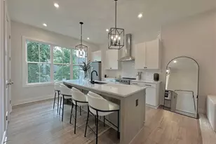 192 Chestnut Cir, Atlanta, GA 30342 - Photo 2