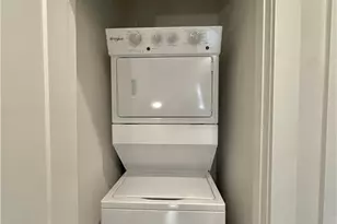 192 Chestnut Cir, Atlanta, GA 30342 - Photo 12