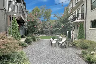 192 Chestnut Cir, Atlanta, GA 30342 - Photo 14