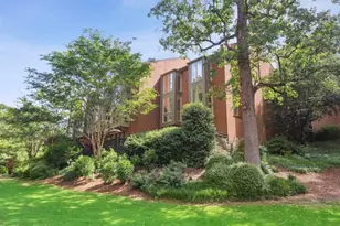 49 Willow Glen, Atlanta, GA 30342 - Photo 32