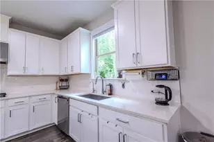 1915 Wellston Dr, Lawrenceville, GA 30043 - Photo 10