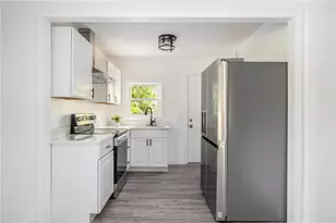 1436 Lanvale Dr SW, Atlanta, GA 30310 - Photo 6