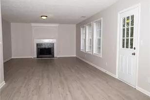 1860 Pinehurst View Dr, Grayson, GA 30017 - Photo 4