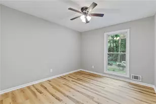 1097 Wildwood Ln, Lawrenceville, GA 30046 - Photo 14