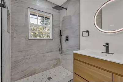 2401 Winshire Drive, Decatur, GA 30035 - Photo 6