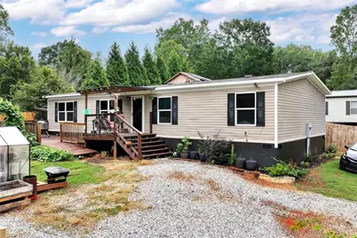 112 Fisherman Cove, Lavonia, GA 30553 - Photo 2