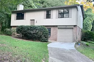 2936 Spanish Oak Dr SW, Lilburn, GA 30047 - Photo 2